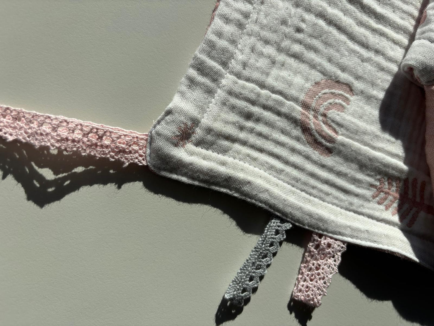 Regnbågsdröm snuttefilt (31x31) Ekologisk  koton muslin