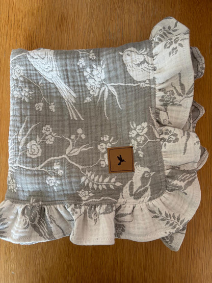 Grått fågel- och blommönstrat babyfilt (100 x 100 cm,4-lagers jacquardmuslin)