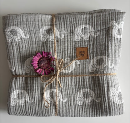 Grå elefant babyfilt (115 x 125 cm,4-lagers jacquardmuslin)