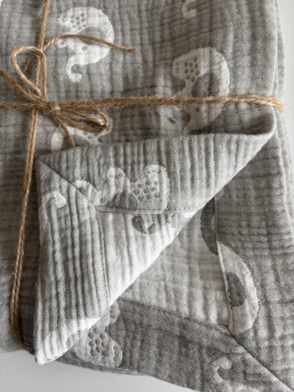 Grå elefant babyfilt (115 x 125 cm,4-lagers jacquardmuslin)