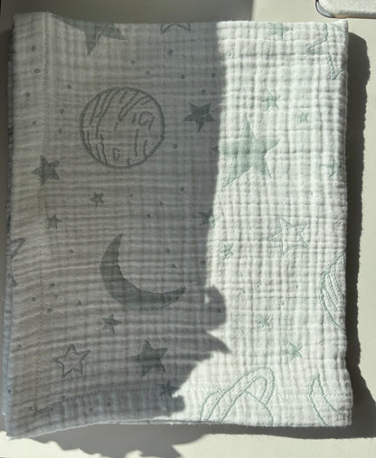 Vit  rymd babyfilt (50 x 60 cm,4-lagers jacquardmuslin)