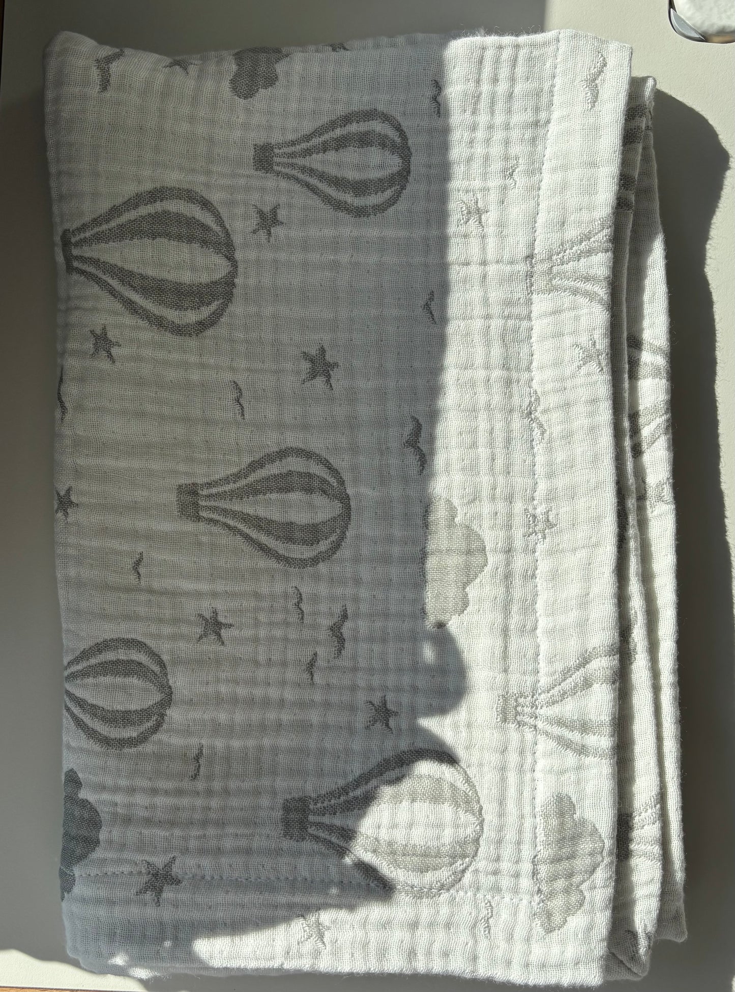 Vit luftballong babyfilt (65 x 75 cm,4-lagers jacquardmuslin)