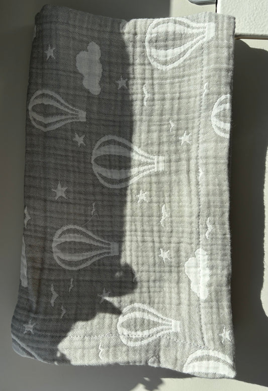 Grå luftballong babyfilt (65 x 75 cm,4-lagers jacquardmuslin)