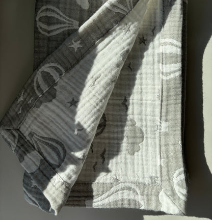 Grå luftballong babyfilt (65 x 75 cm,4-lagers jacquardmuslin)