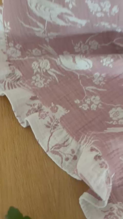 Rosa fågel och blommönstrad babyfilt (100 x 100 cm, 8-lagers jacquardmuslin)