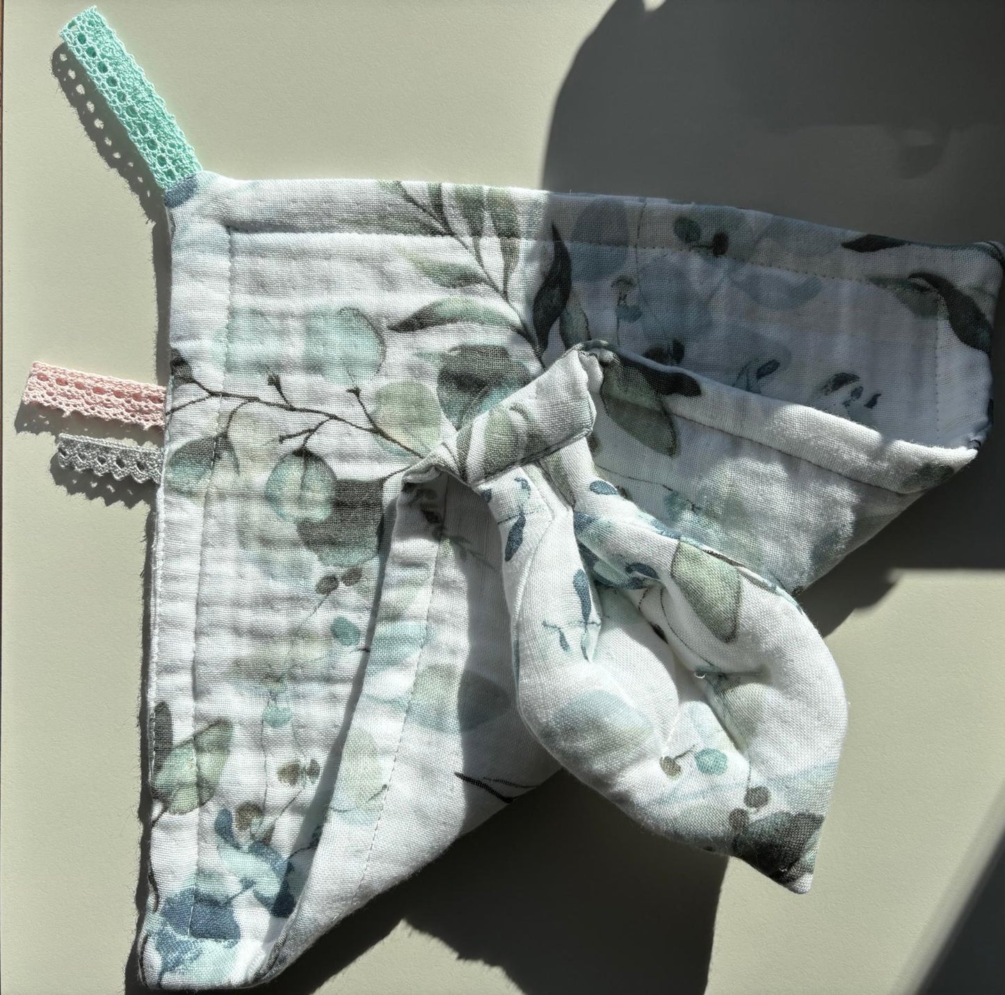 Vårgrönt mönstrat snuttefilt (27x27)