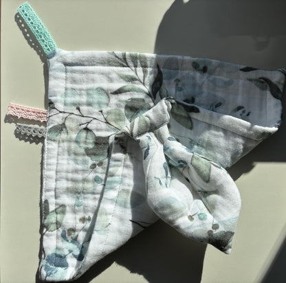 Vårgrönt mönstrat snuttefilt (27x27)